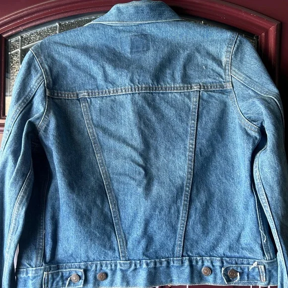 Vintage! Levi’s denim jacket - Picture 2 of 8
